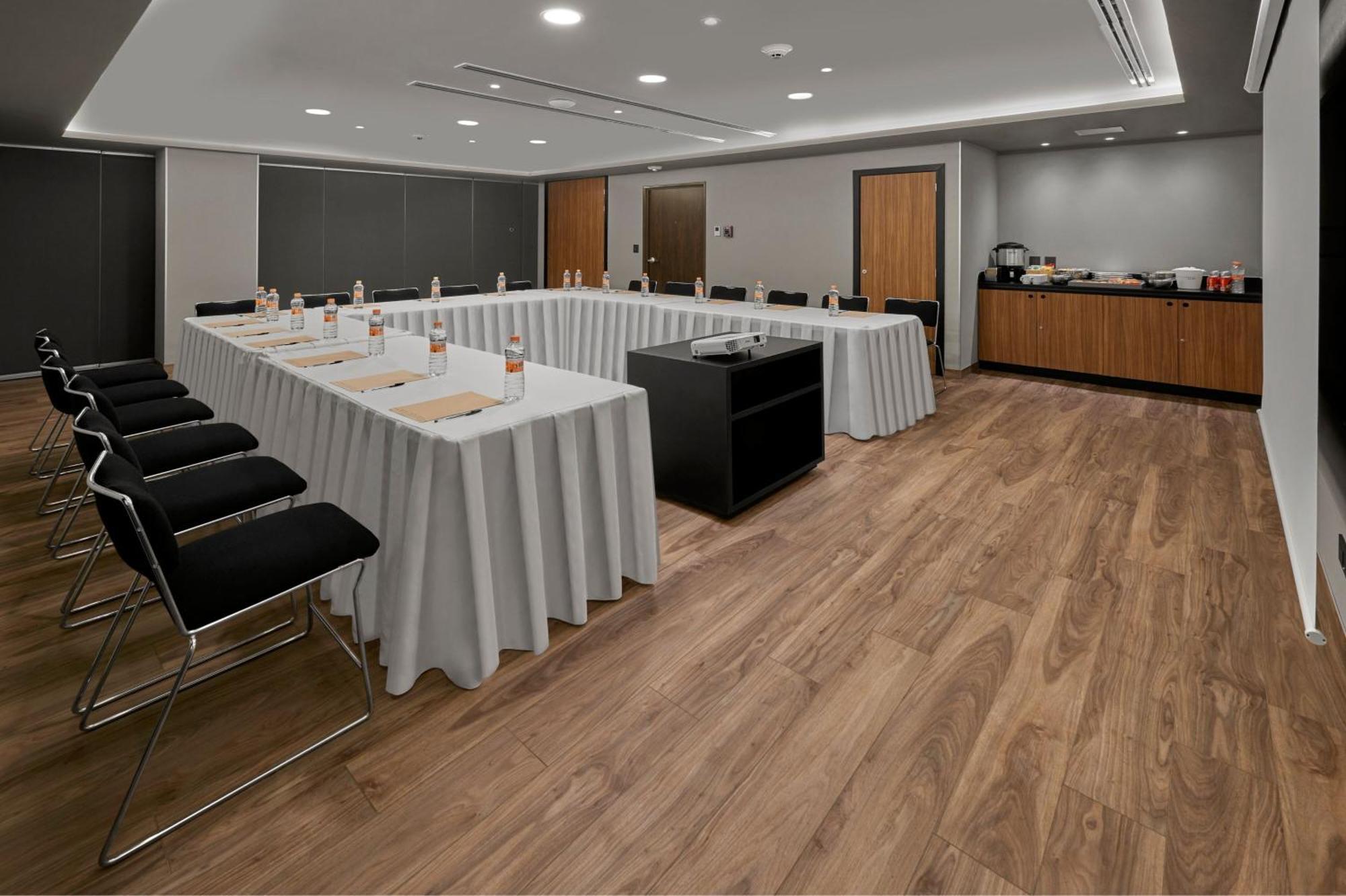 City Express Plus By Marriott Leon Centro De Convenciones Εξωτερικό φωτογραφία