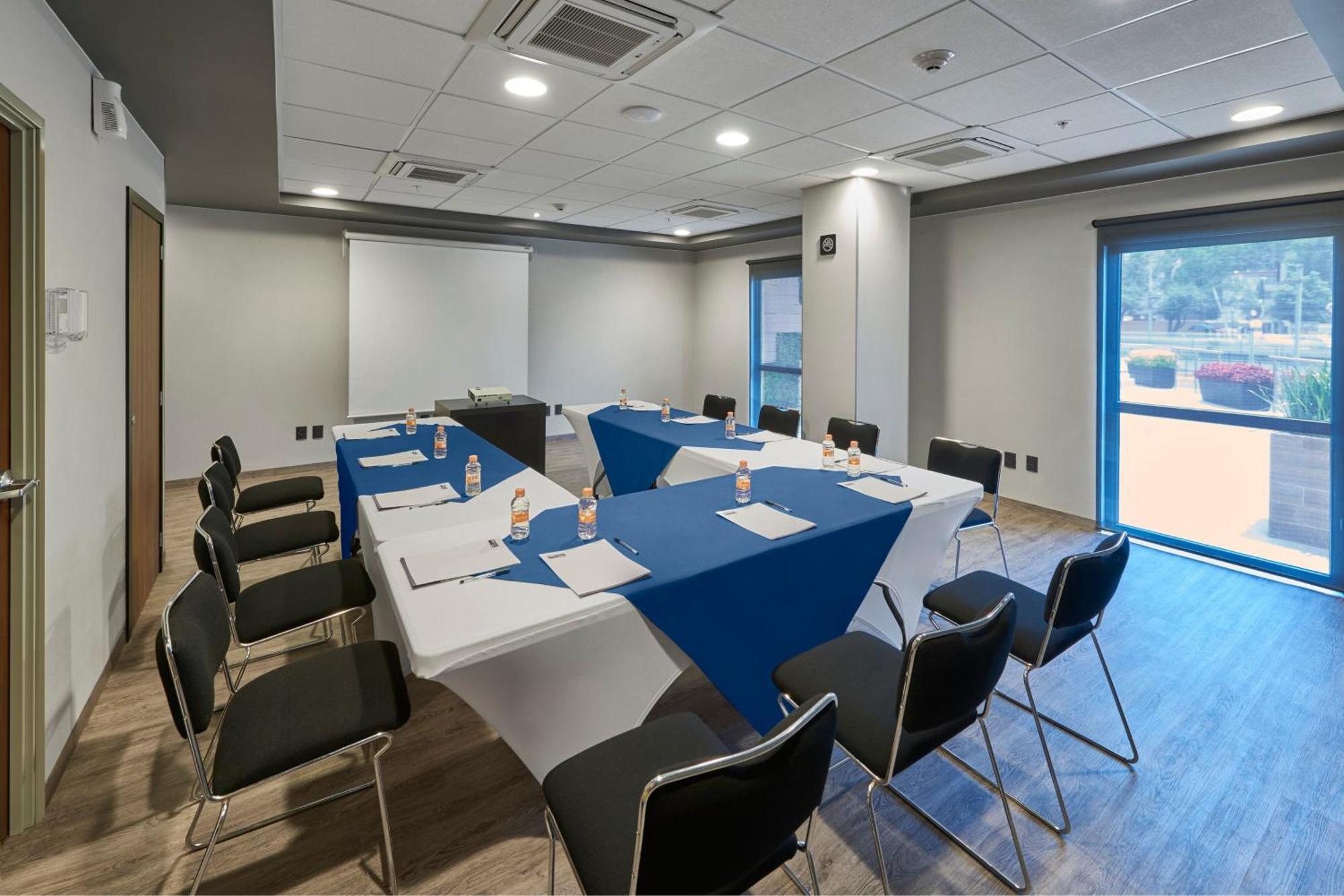 City Express Plus By Marriott Leon Centro De Convenciones Εξωτερικό φωτογραφία