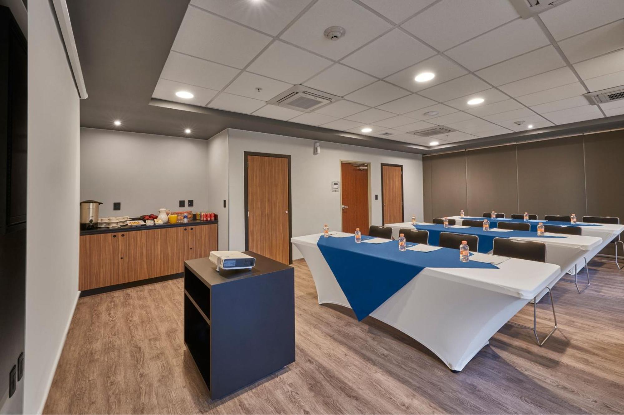 City Express Plus By Marriott Leon Centro De Convenciones Εξωτερικό φωτογραφία