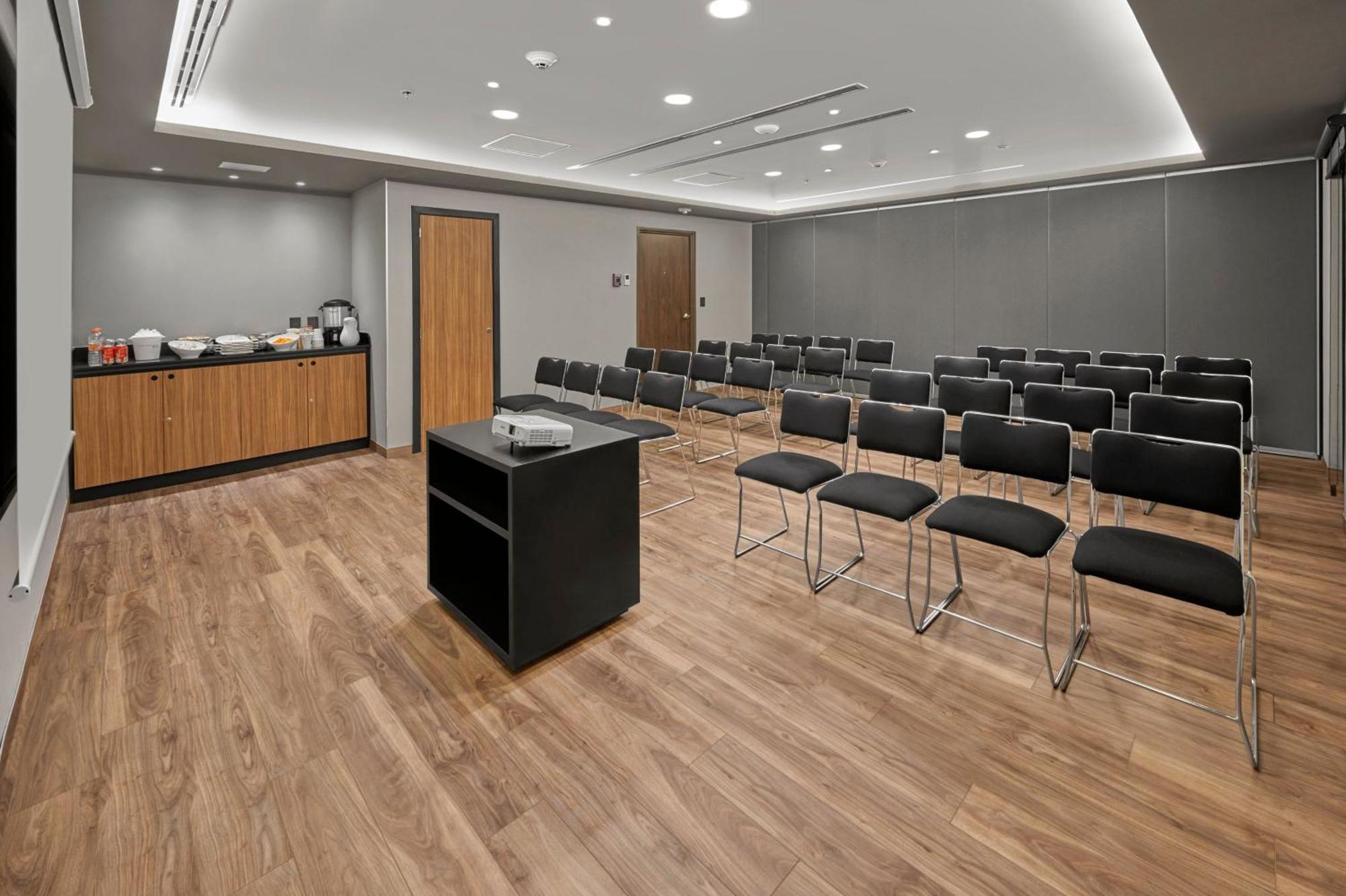 City Express Plus By Marriott Leon Centro De Convenciones Εξωτερικό φωτογραφία