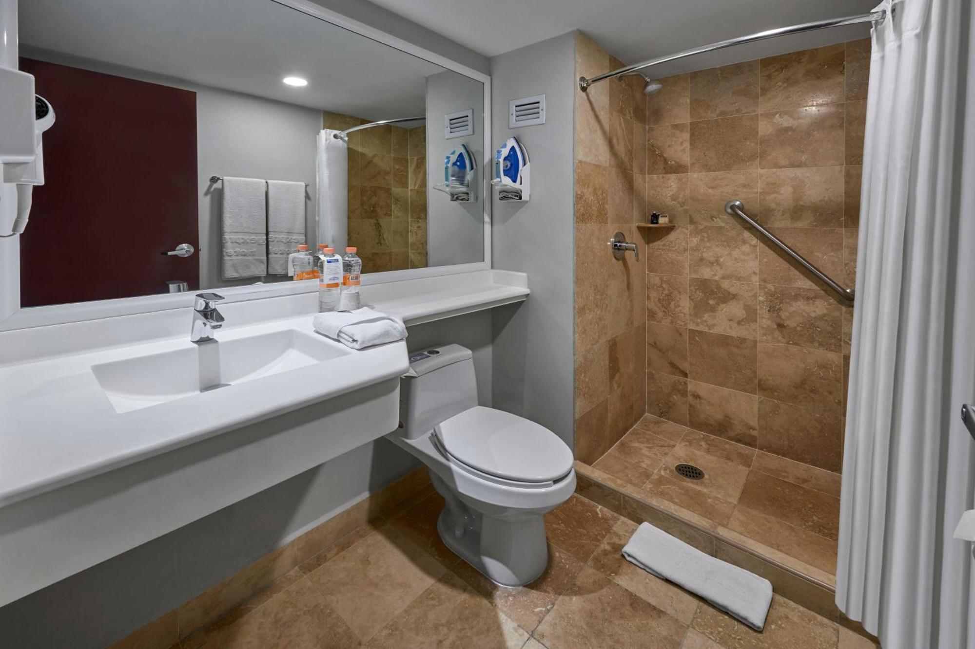 City Express Plus By Marriott Leon Centro De Convenciones Εξωτερικό φωτογραφία