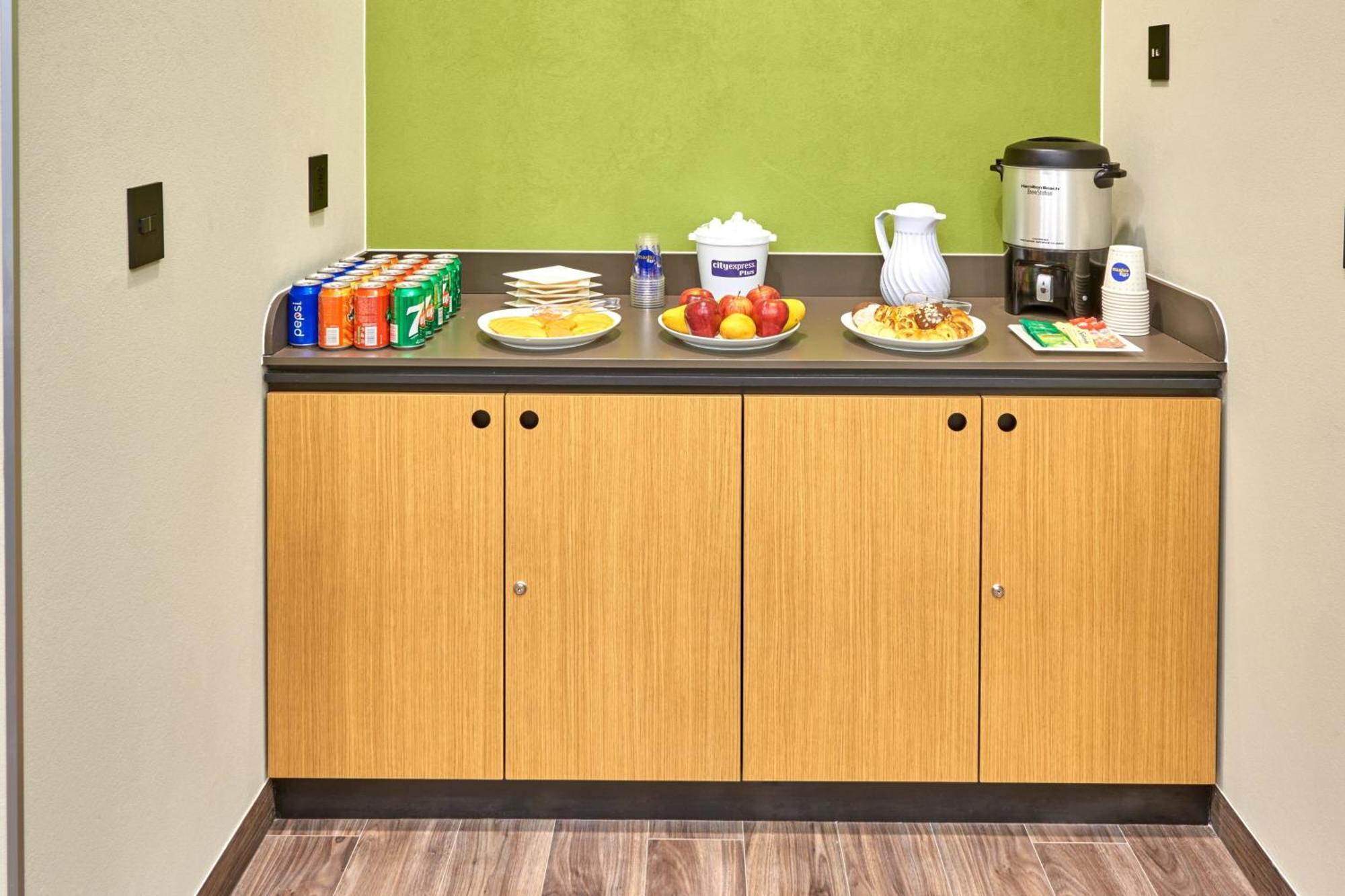 City Express Plus By Marriott Leon Centro De Convenciones Εξωτερικό φωτογραφία