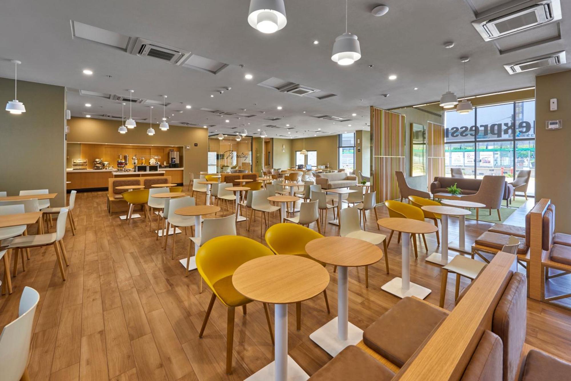 City Express Plus By Marriott Leon Centro De Convenciones Εξωτερικό φωτογραφία