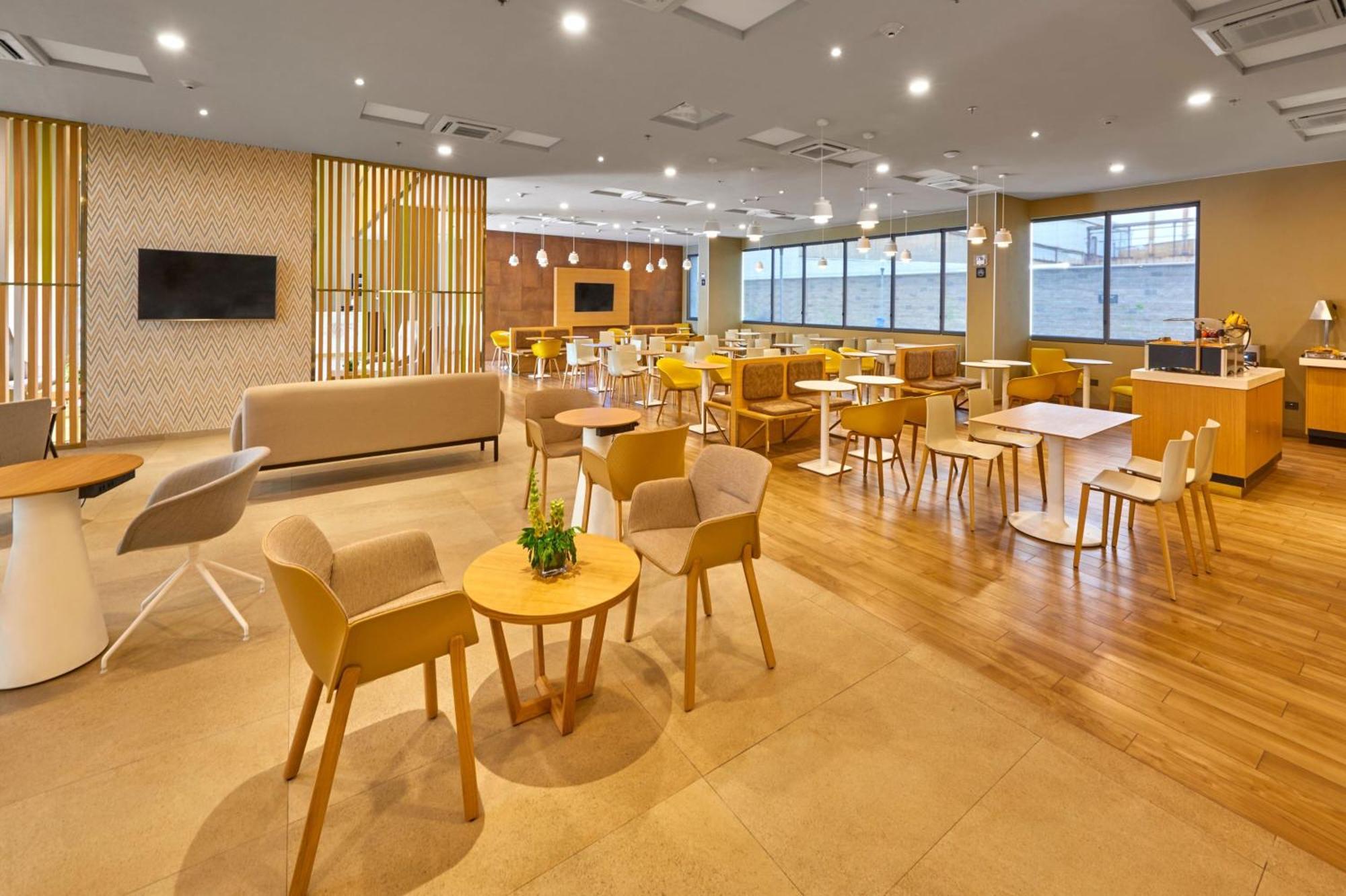 City Express Plus By Marriott Leon Centro De Convenciones Εξωτερικό φωτογραφία