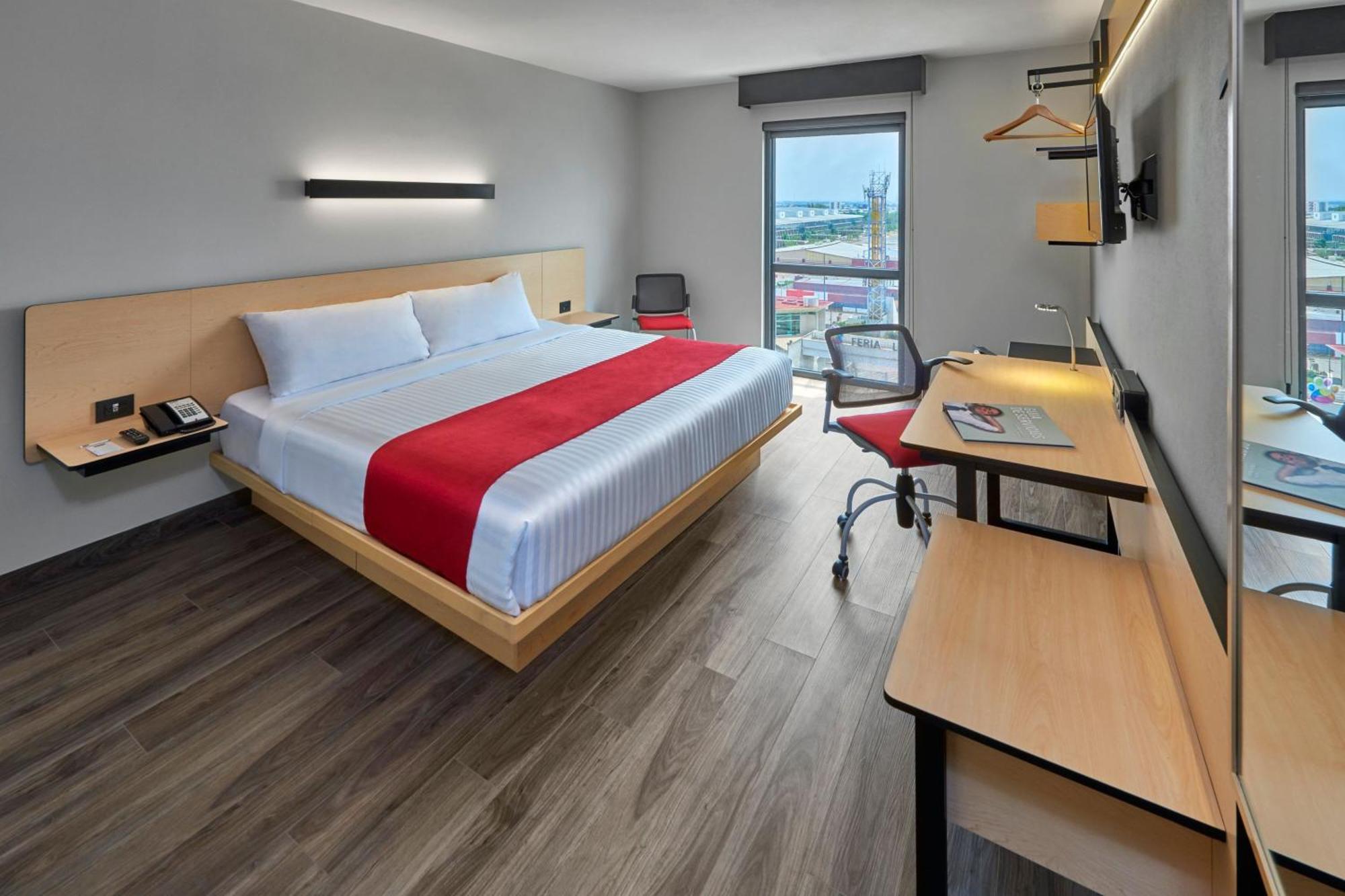 City Express Plus By Marriott Leon Centro De Convenciones Εξωτερικό φωτογραφία