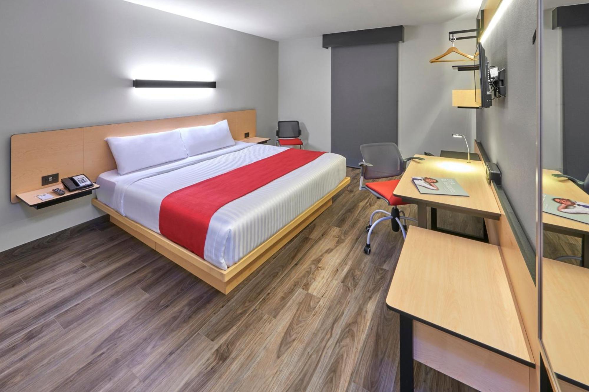 City Express Plus By Marriott Leon Centro De Convenciones Εξωτερικό φωτογραφία
