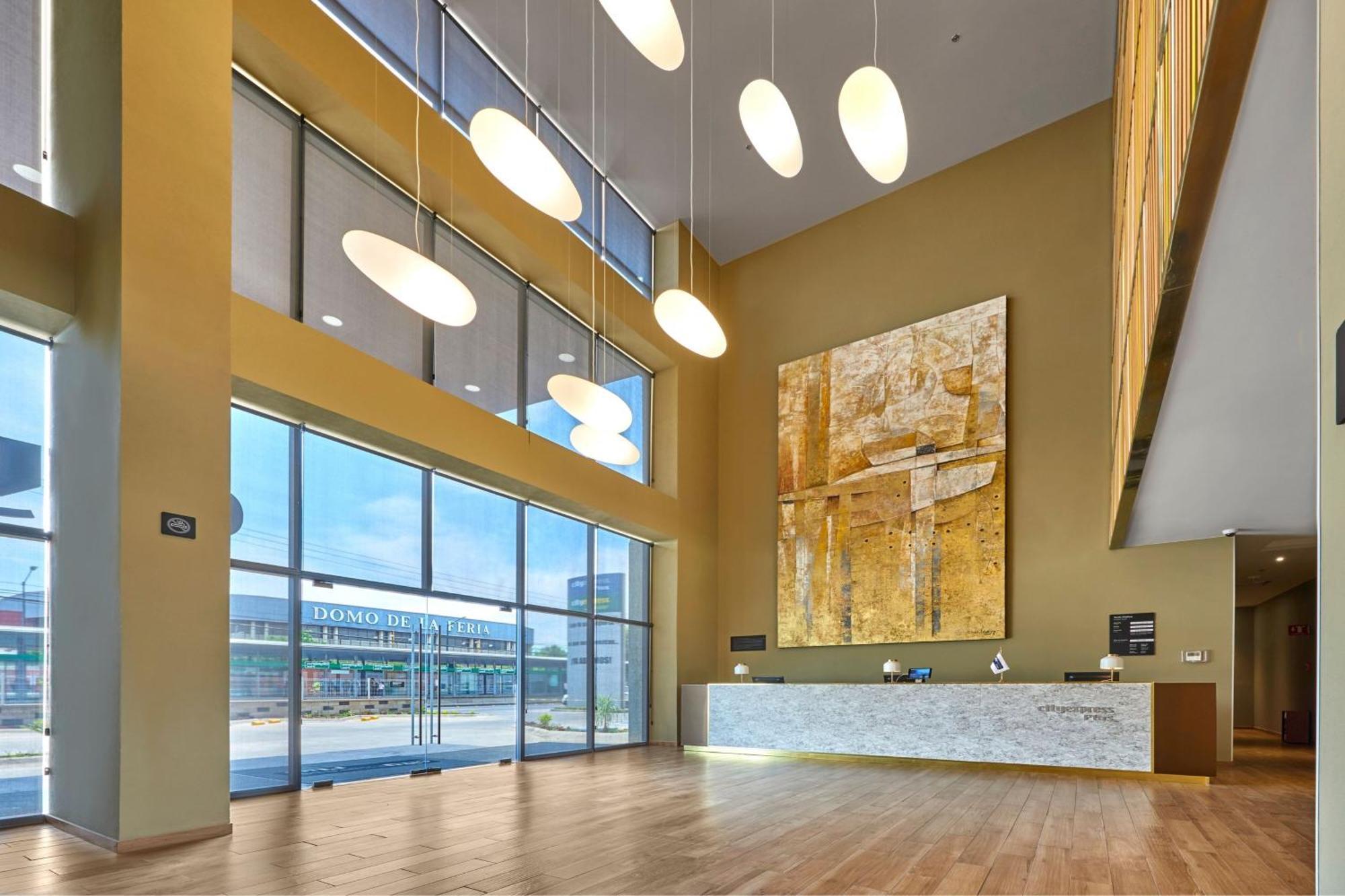 City Express Plus By Marriott Leon Centro De Convenciones Εξωτερικό φωτογραφία