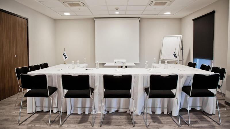 City Express Plus By Marriott Leon Centro De Convenciones Εξωτερικό φωτογραφία